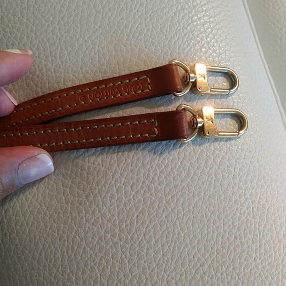 ***SOLD***LOUIS VUITTON~CROSSBODY STRAP~NICE PATINA - Picture 2 of 10
